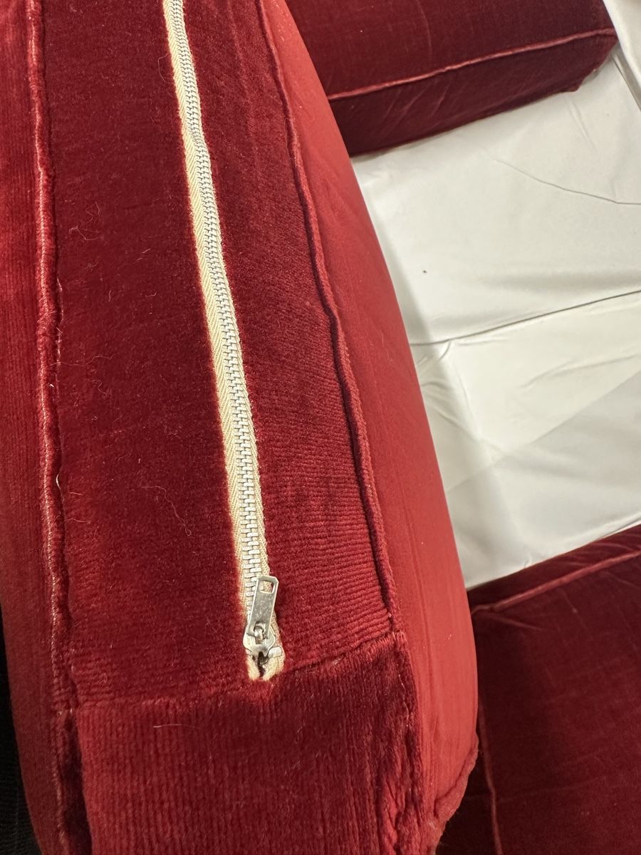 Sofas: Antikes Sofa in sattem Burgunderrot – Gebraucht aus Bern von zaarahsarah 3