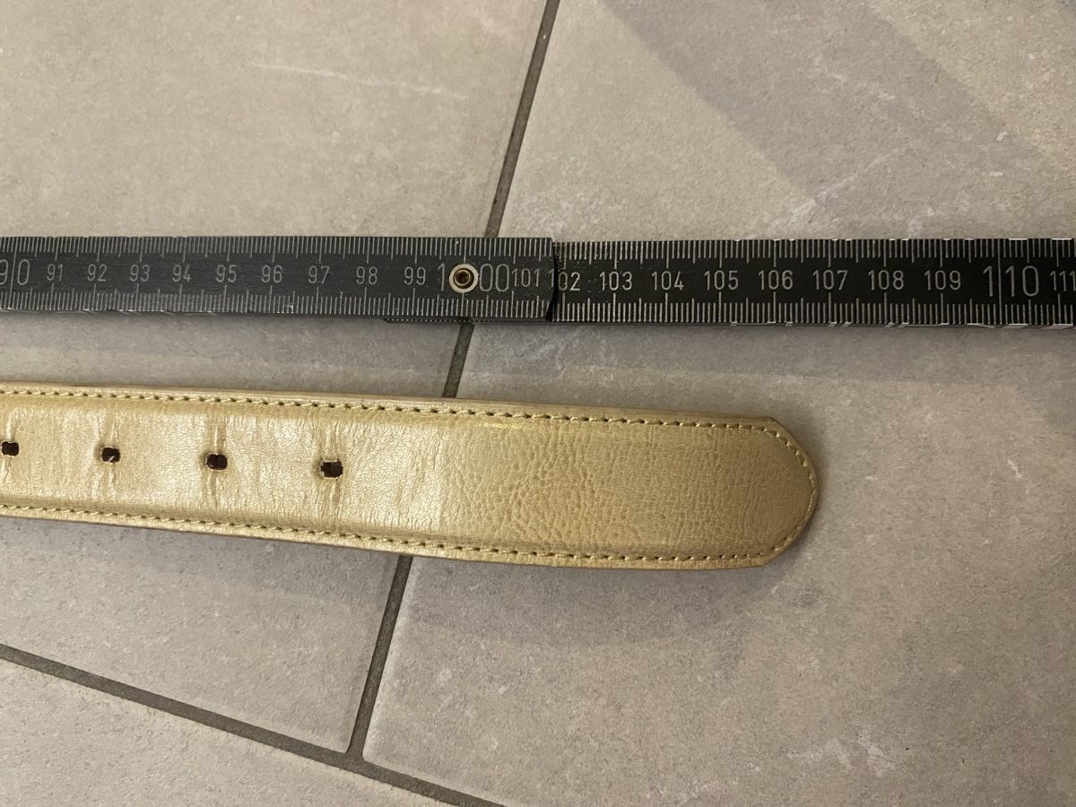 Cinture: Beiger / Hellbrauner Gürtel mit silbriger Schnalle – Usato da Hünenberg See venduto da lar_9zjk 3