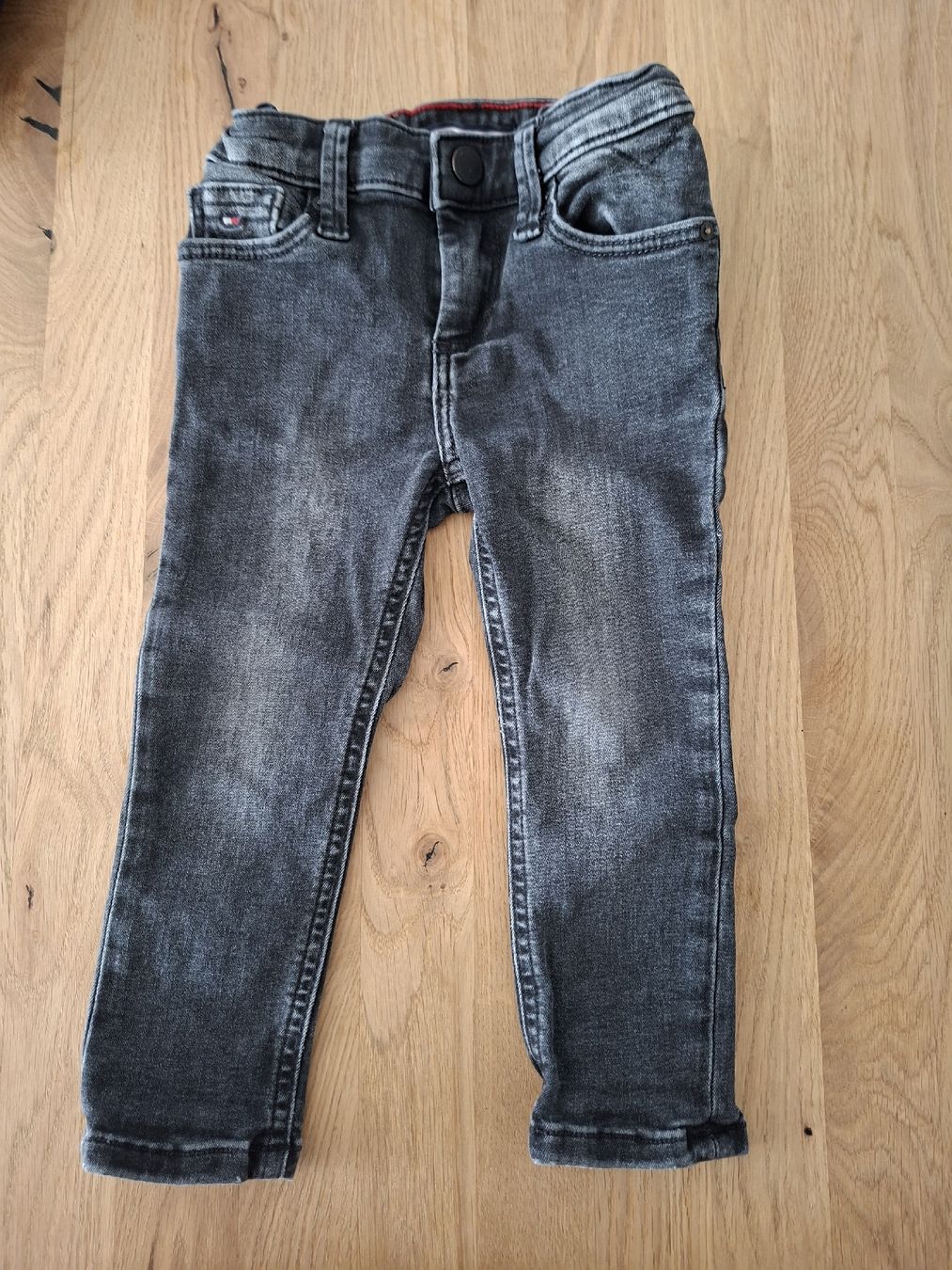 Tommy Hilfiger Ensembles coordonnés: Markenkleiderpaket Grösse 86 – D'occasion à Frenkendorf par Sir_marlin 5