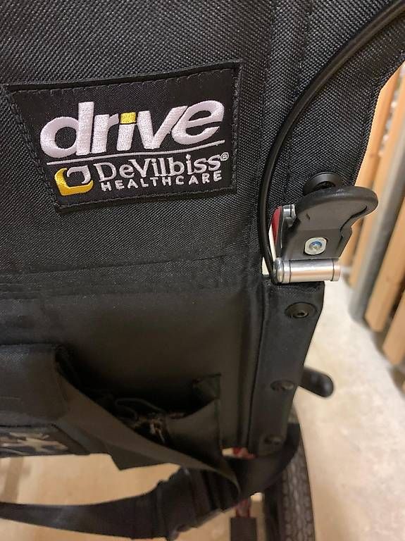 Sedie a rotelle: Fauteuil roulant pliable – Usato da Bretigny-Morrens venduto da seb_r59n 3