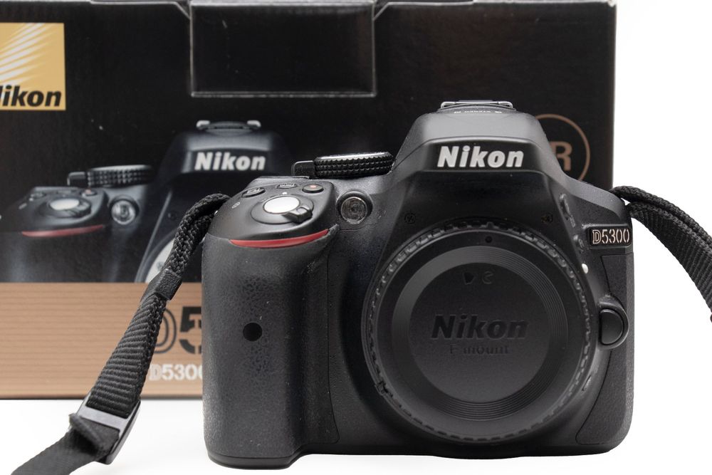 NIKON D5300 Kamera mit VOLL HD VIDEO | Kaufen auf Ricardo