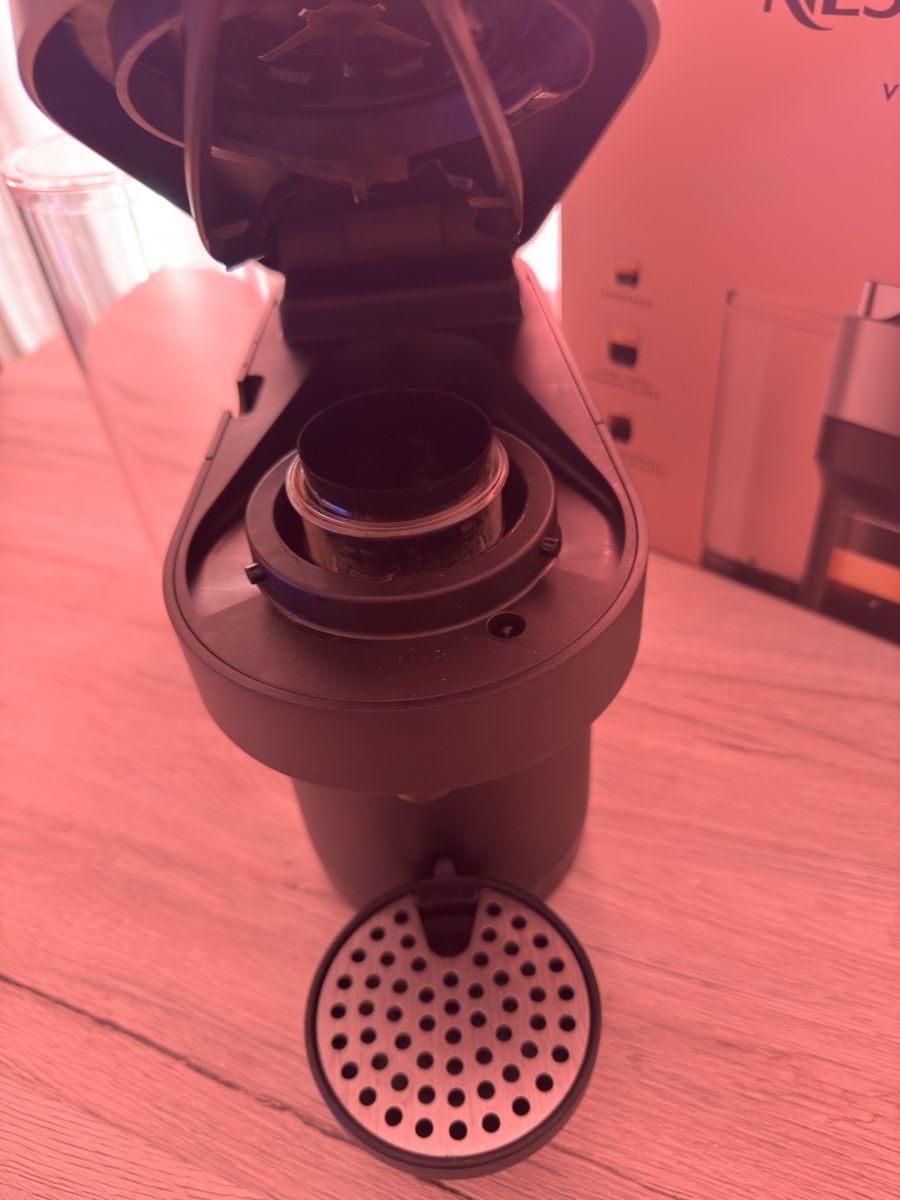 Nespresso Macchine per caffè & Macchine per espresso: Cafetière Nespresso Vertuo Pop+ - Peu utilisée, comme neuve! – Nuovo (secondo la descrizione) da La Chaux de fonds venduto da car_f9yg 1