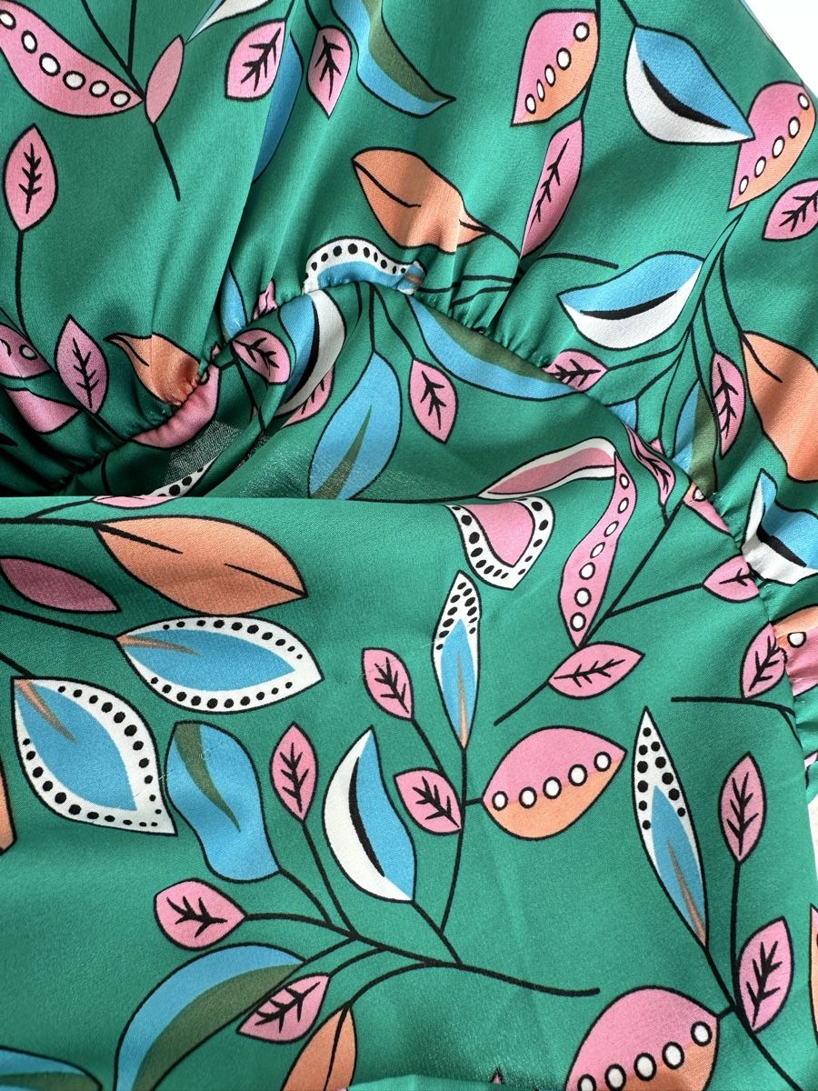 Vestiti: Kleid Raspberry Store grün Blättermuster Grösse M neu – Nuovo (secondo la descrizione) da Uzwil venduto da Zhenia17 2