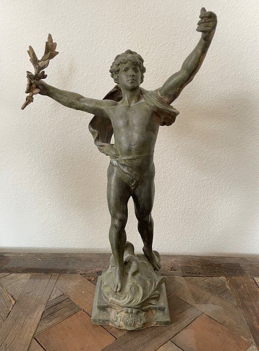 Skulpturen & Statuen: Le Triomphe Skulptur Bronze Stil klassisch Lorbeer, 45cm – Gebraucht aus Zürich von fashion_queen_zueri
