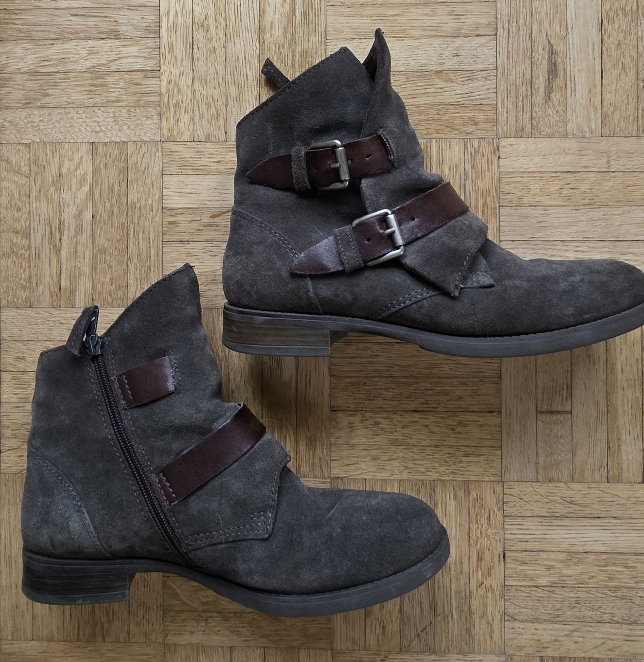 Scarpe da donna: Chaussures/bottines marron en daim taille 39 – Usato da Yverdon-les-Bains venduto da van_dq65