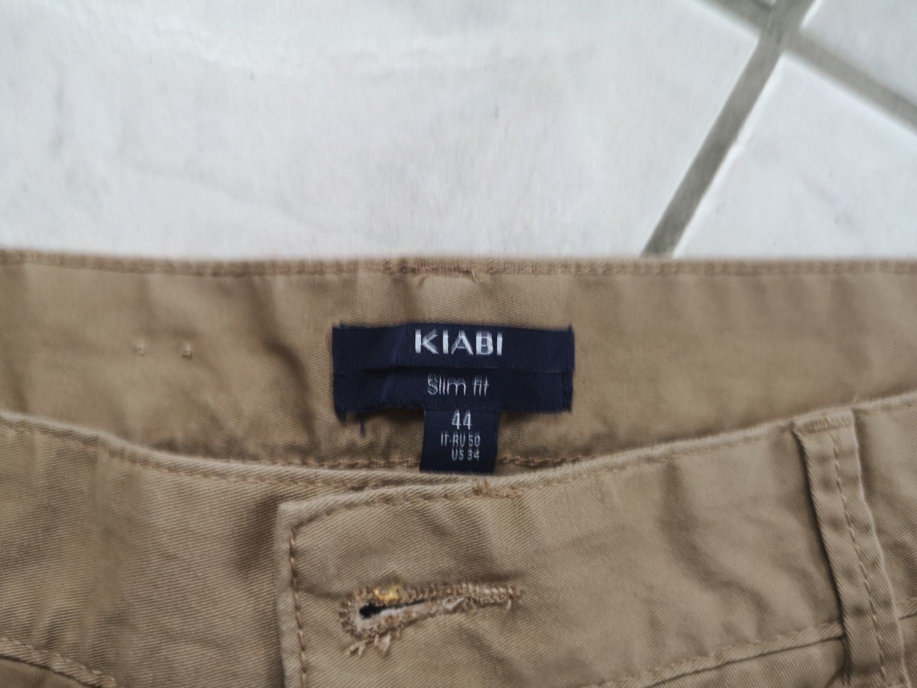 Hosen: Pantalon beige taille 44 – Gebraucht aus CORMINBOEUF von savaja 1