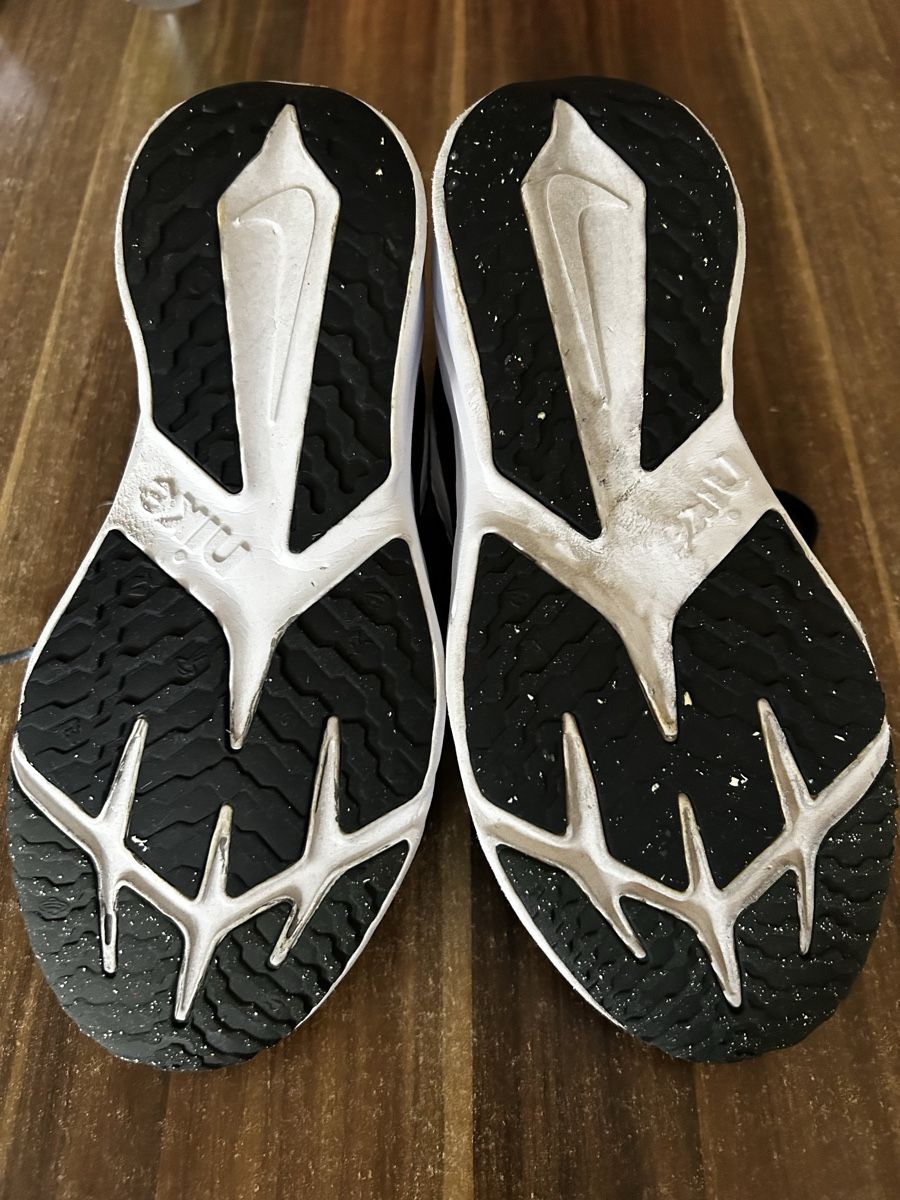 Nike Schuhe für Jungen: Nike Laufschuh Grösse 39 – Gebraucht aus Lützelflüh-Goldb von Sonique6 2