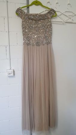 sehr schönes Kleid