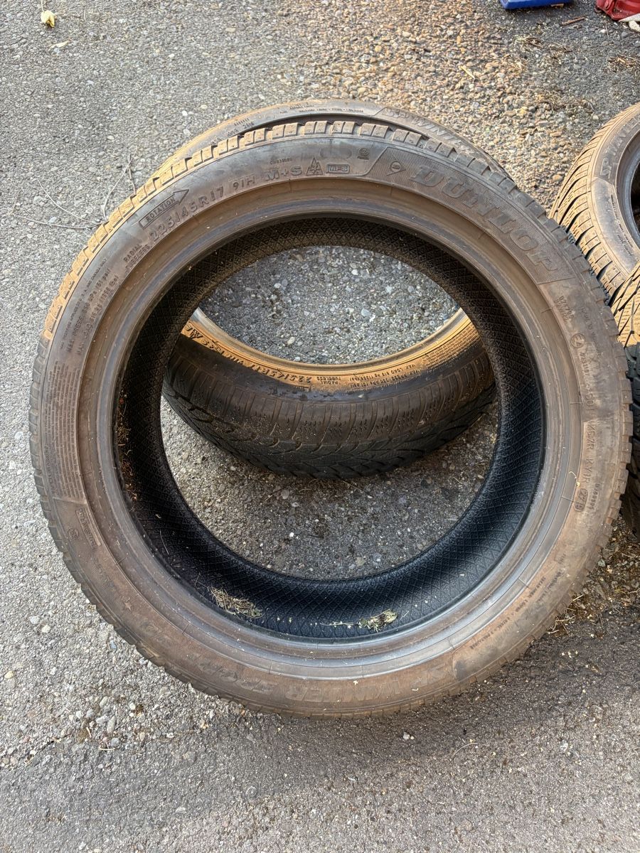 Pneumatici & Ruote complete: 225/45R17 Dunlop winterreifen – Usato da Wettingen venduto da Nici1932 1