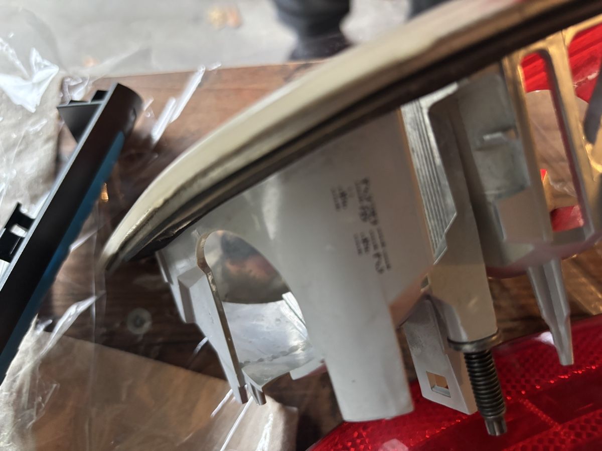 BMW Tutti pezzi di ricambio auto: Rücklichter von bmw 46 – Usato da Lömmenschwil venduto da boby03 2