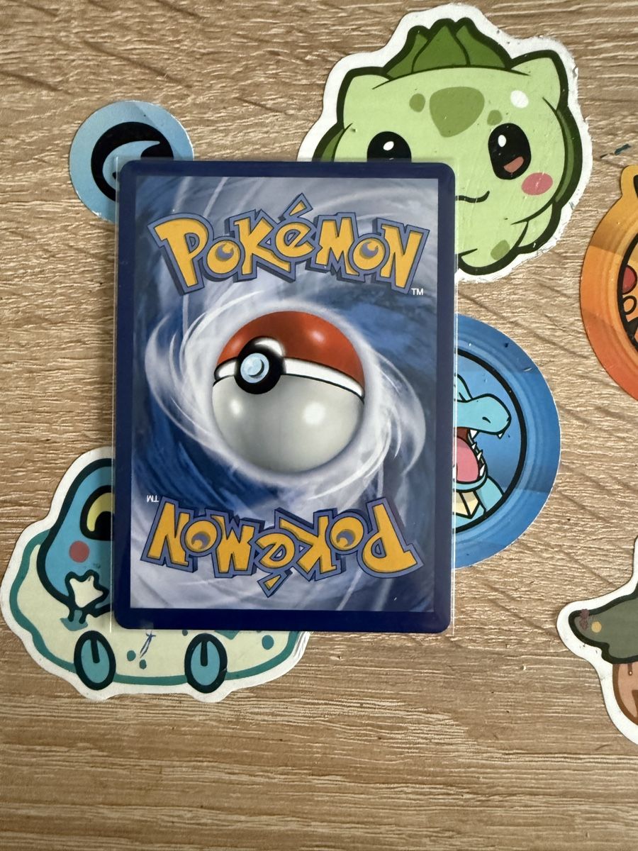 Pokémon Cartes à collectionner: Pikachu SIR 2.5 – Neuf (Voir description) à St-Maurice par Whatty 2