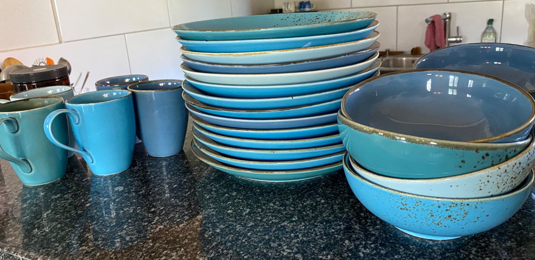 Set di piatti: Geschirr – Usato da wichtrach venduto da Tvenus