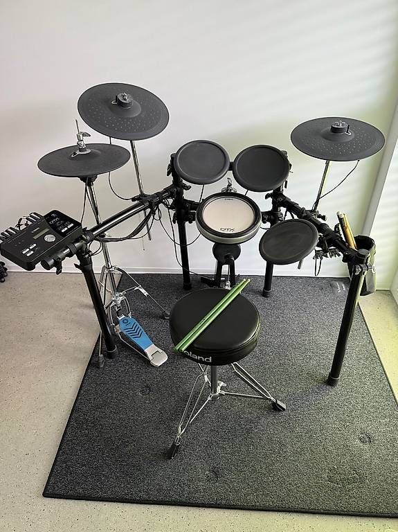 Yamaha Musikinstrumente: Batterie électronique complète Yamaha DTX532K + accessoires – Gebraucht aus Conthey von monigan