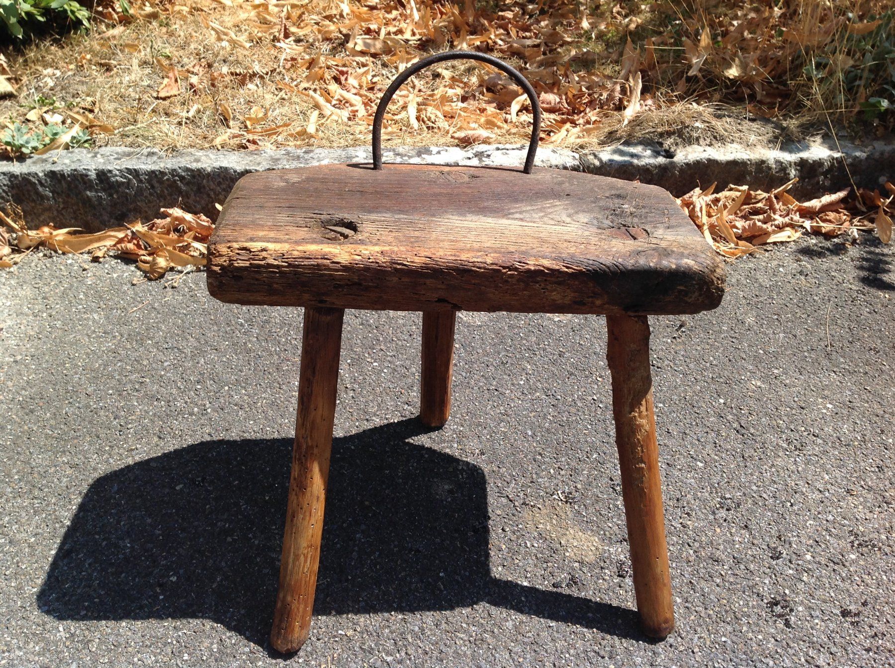 Sgabelli: hocker vintage tabouret Brutalist - anthroposophische hocker – Usato da Vuiteboeuf venduto da broticaire