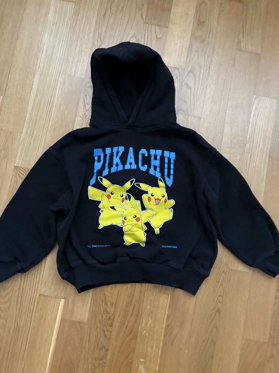 Zara Pullover & Sweatshirts: Pullover Pikachu Junge Gr. 140 – Gebraucht aus Winterthur von Baby117