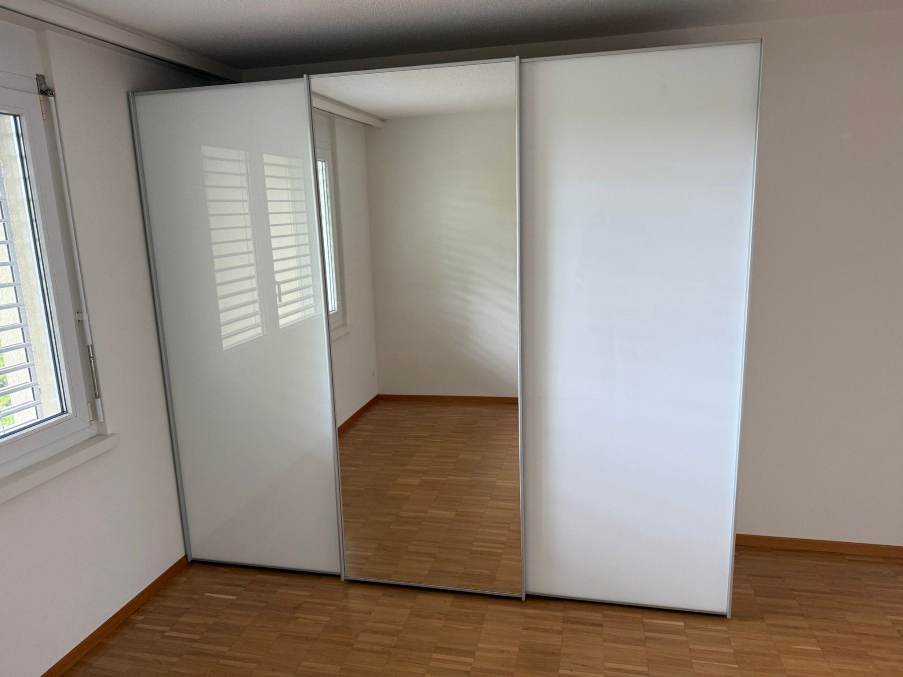 Armadi: Schwebetürenschrank – Usato da Fehraltorf venduto da Jfreak8