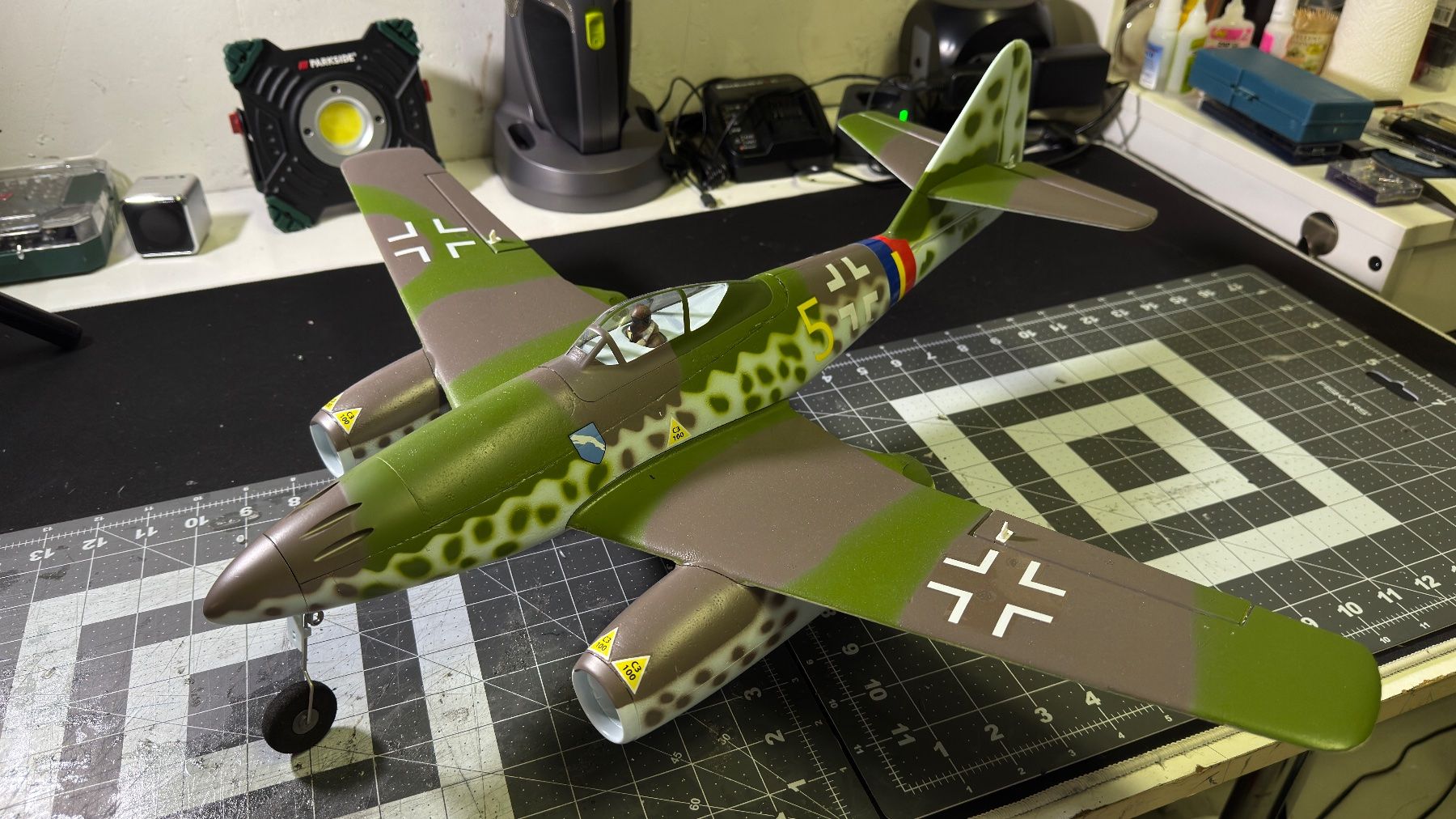 E-Flite Modellismo RC: UMX Me 262 30mm EDF Jet BNF Basic mit AS3X und SAFE Select – Usato da Urdorf venduto da andreas.itten