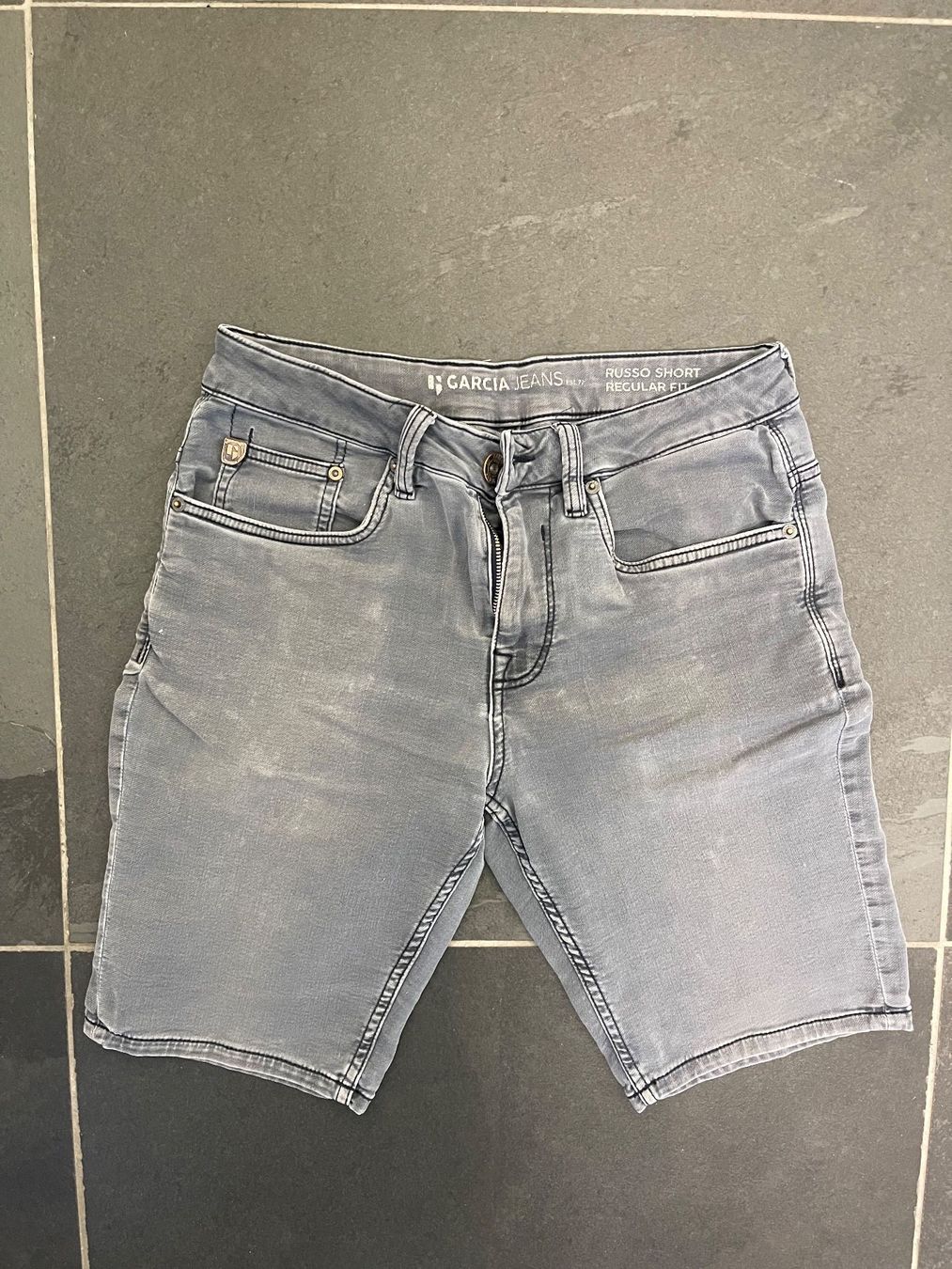 Jeans: Garcia Shorts Jeans W28 – Usato da Trin venduto da Plusminus2