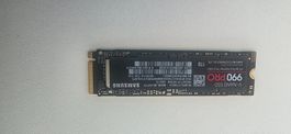 Samsung 990 PRO NVMe M.2 SSD mit 1 TB Speicherplatz, Top
