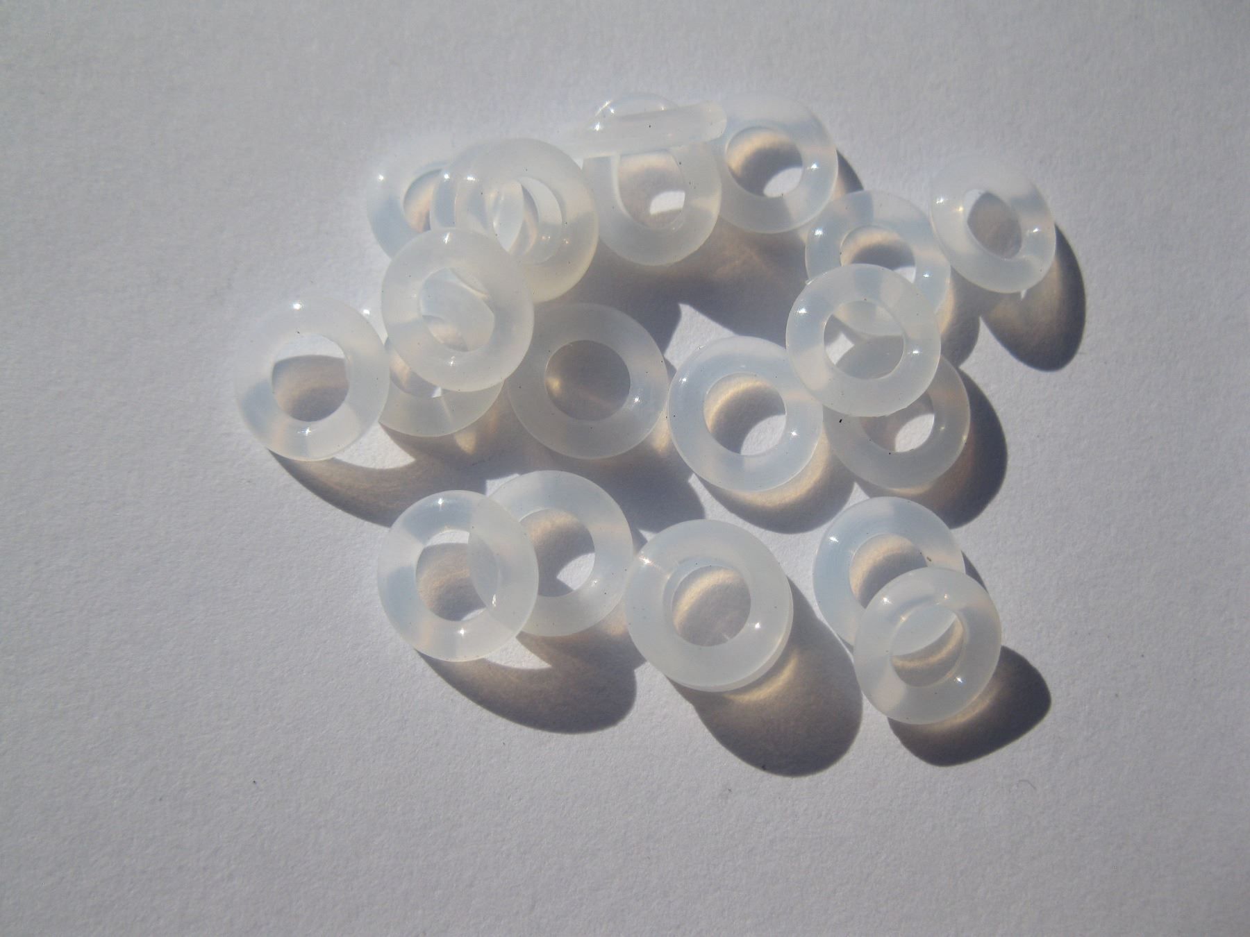Perlen (unechte): 20 Gummiringe, Gummiperlen transp, 8mm – Neu und originalverpackt aus St. Margarethen TG von LuanaKa