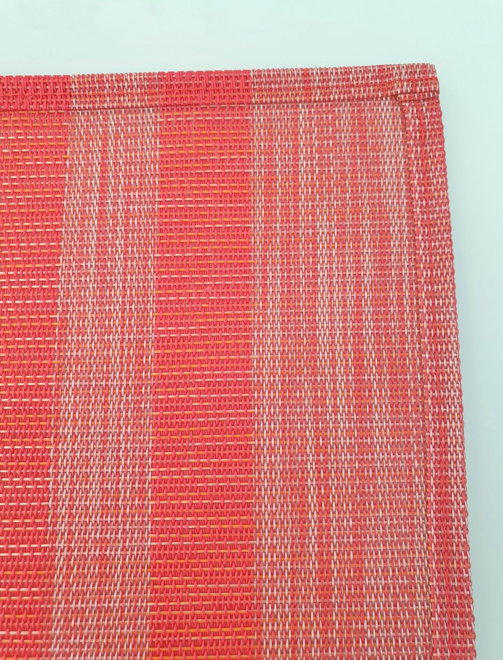 Set di tavolo e panche: 6x Tischset / Tischunterlage rot 45x33 cm – Nuovo (secondo la descrizione) da Oetwil an der Limmat venduto da dhantal 6