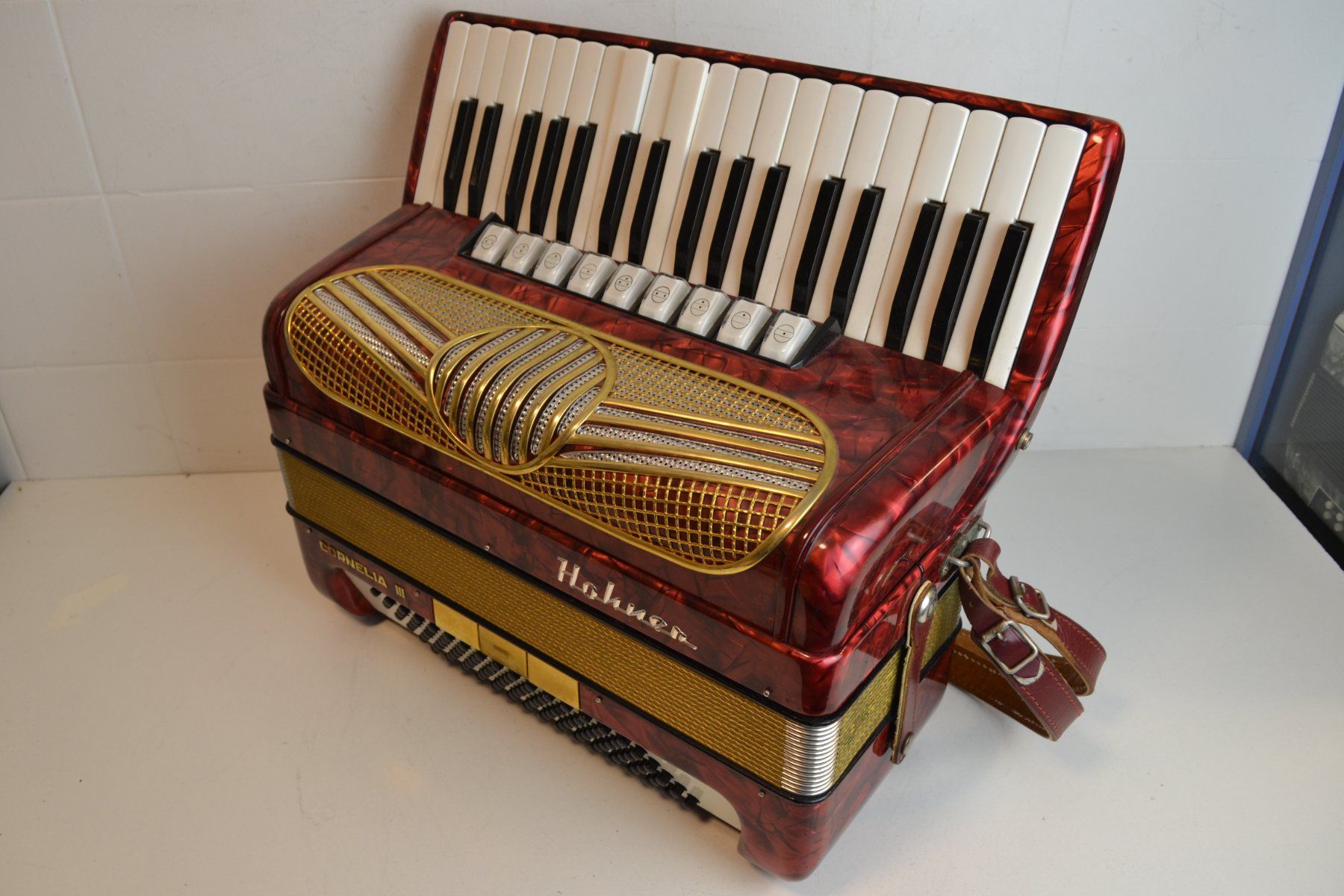 Hohner Strumenti musicali: Akkordeon chromatisch Hohner Cornelia III – Usato da Zürich venduto da baumusik 2