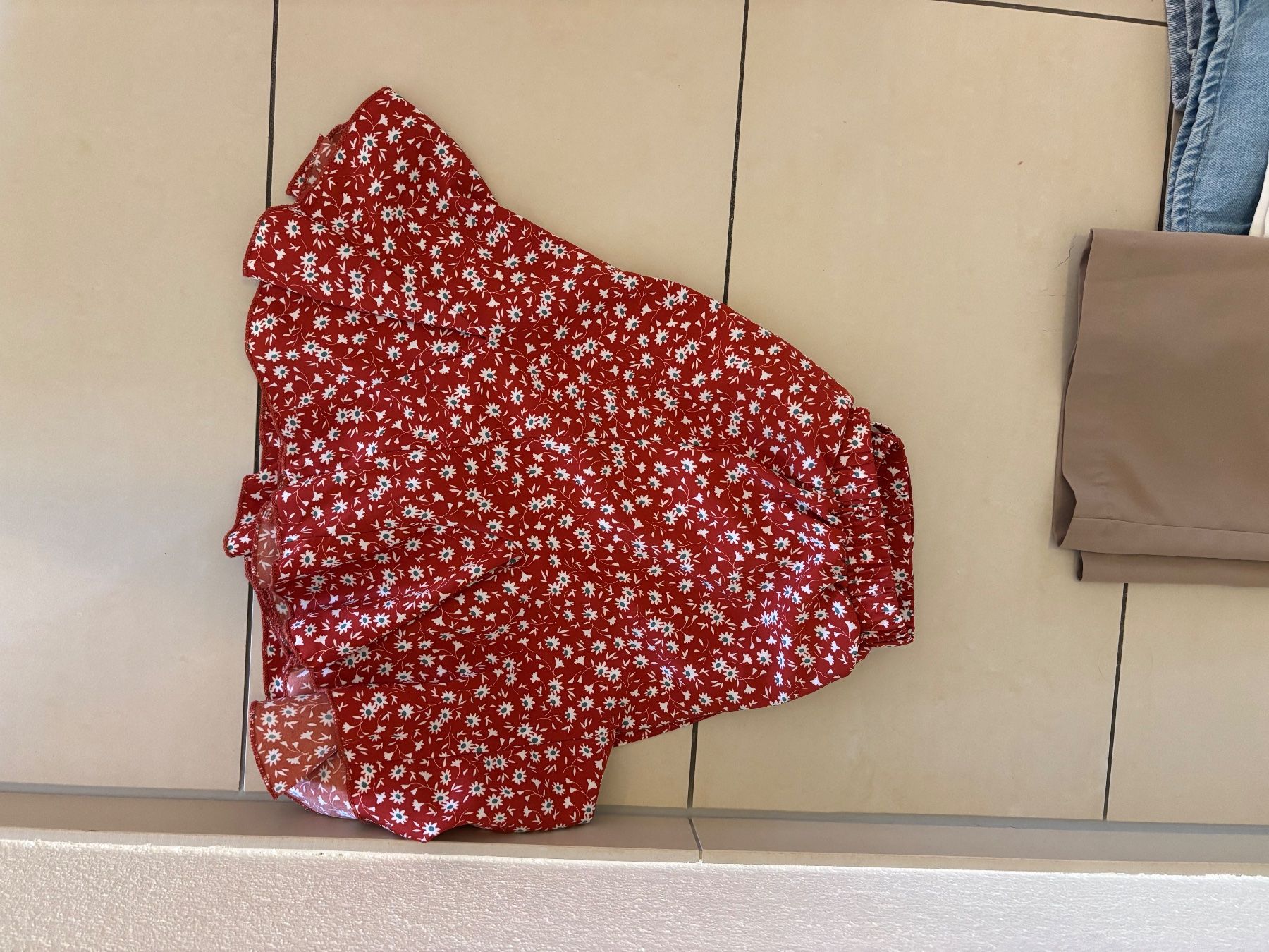 Kleiderpakete: Kleiderpaket Hosen und Röckli Gr36/small – Gebraucht aus Kaisten von Elsandy 1