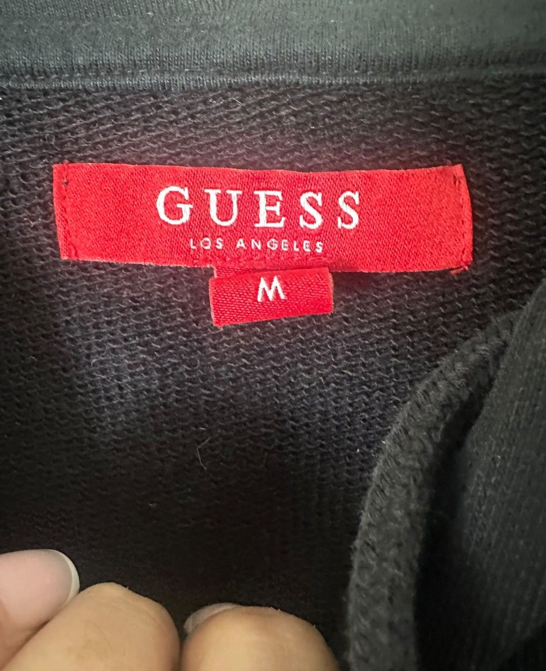 Guess Pullover & Sweatshirts: Guess Pullover – Gebraucht aus Neuhausen von eliana2 2