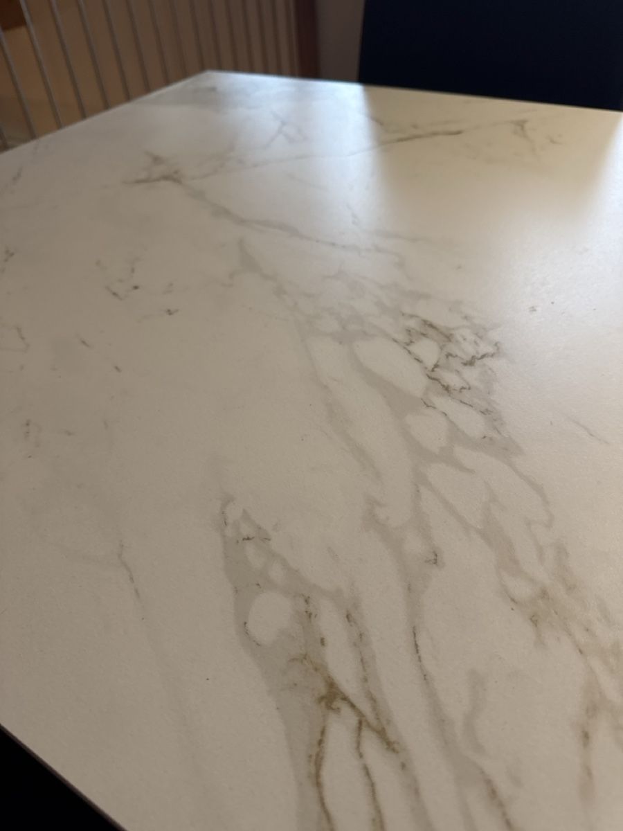 Tavoli: Tisch Marmoroptik inkl. 4 Stühle – Usato da Kallnach venduto da sch_f5qg 2