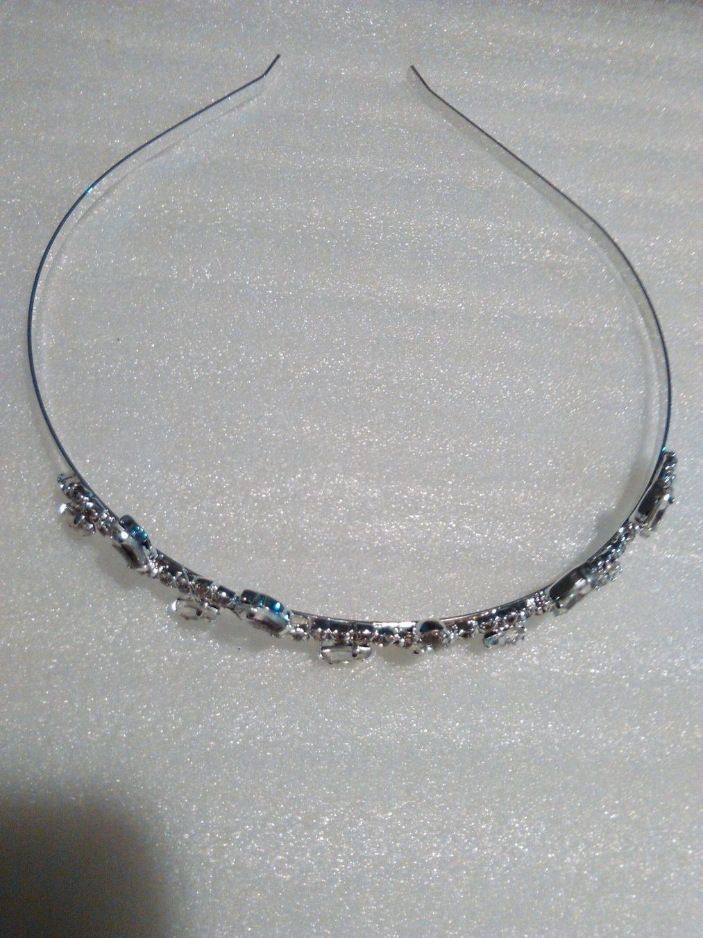 Accessori per capelli: HAARREIFEN SILBER FARBE MIT KRISTALL – Nuovo (secondo la descrizione) da Basel venduto da bijoutrie_4 4
