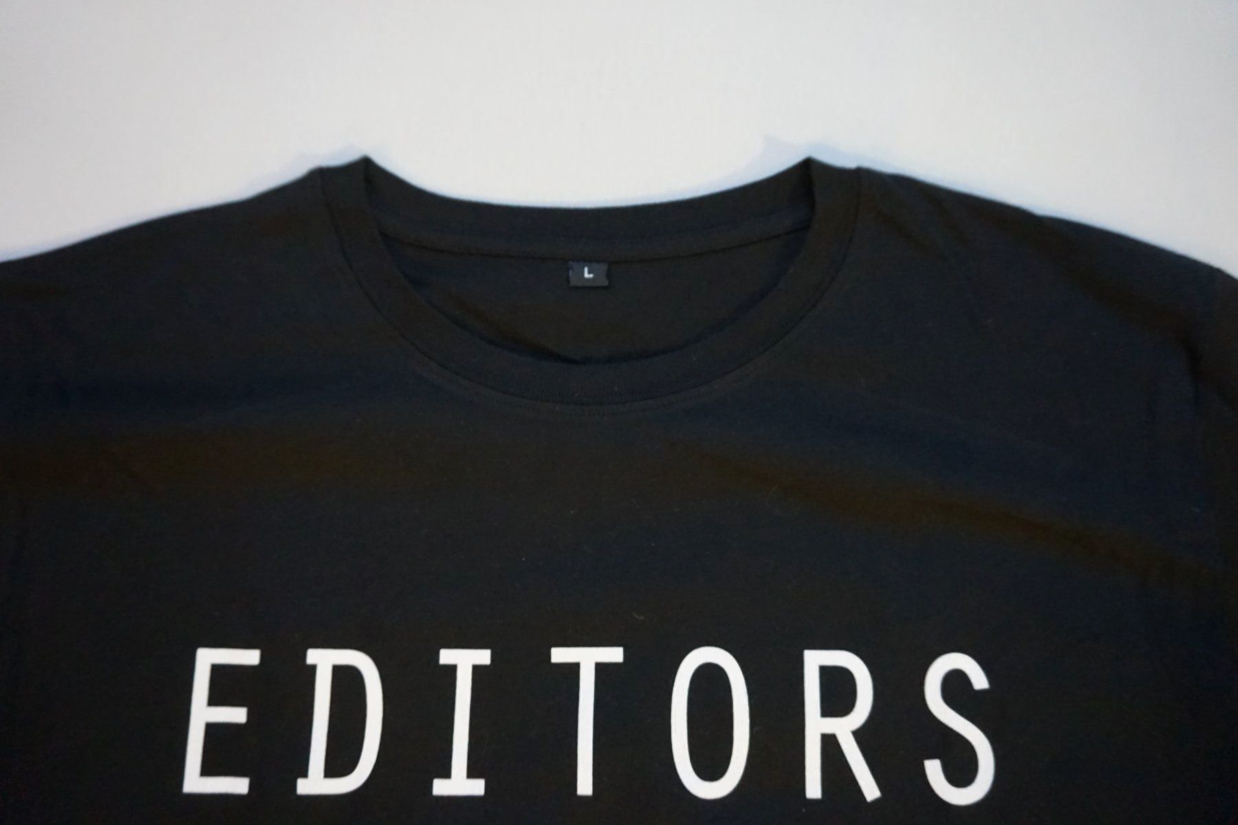 T-shirt: Herren T-Shirt Editors Gr.L – Nuovo (secondo la descrizione) da Zürich venduto da einalemjena 1