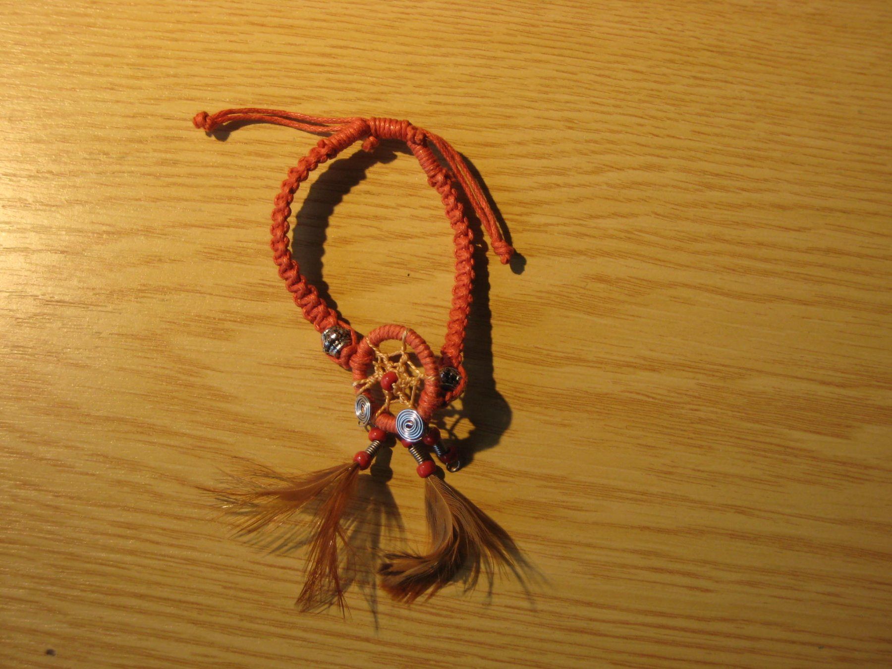 Armbänder & -reifen: Armband mit Federn – Gebraucht aus Greifensee von Janali01