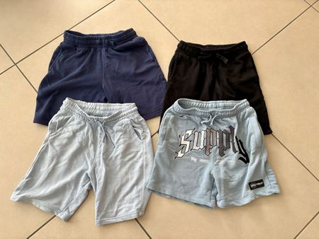kurze Hosen Kinder 4er Pack 152/158, guter Zustand