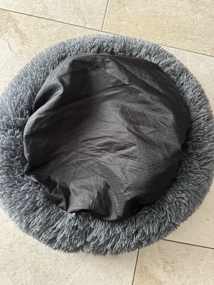 Cucce & Letti: Fluffi Hundebett Anthrazit – Nuovo (secondo la descrizione) da Seewen SO venduto da Muggi3 1
