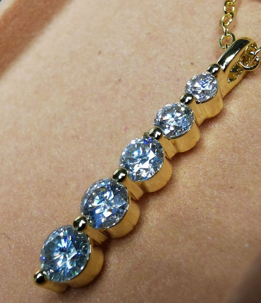 Ketten: Collier avec diamants de moissanite de 0,77 ct GRA – Neu und originalverpackt aus Reconvilier von Tsma67 1