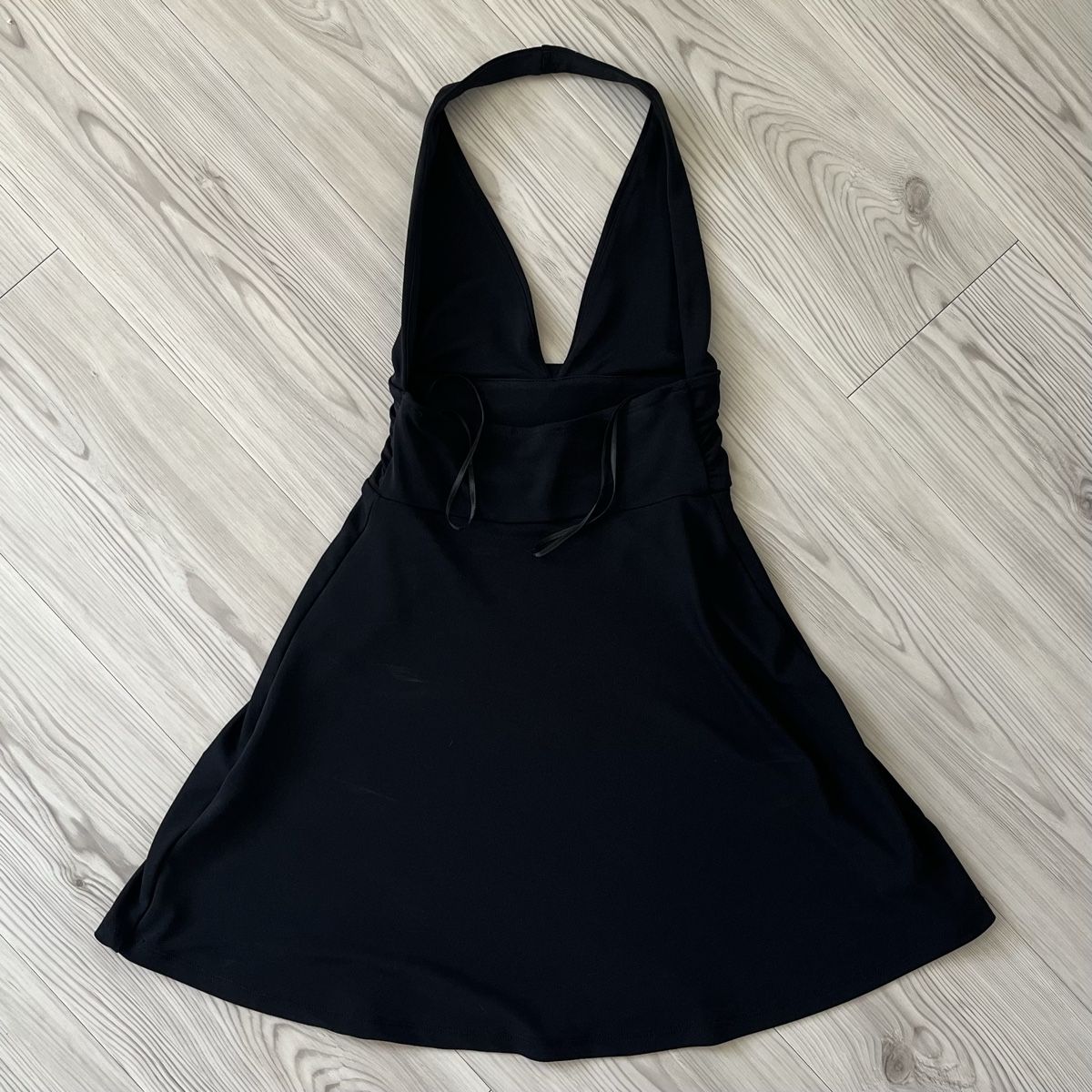 Zara Vestiti: Schwarzes Neckholder Kleid – Usato da Basel venduto da Ankerkettenring 2