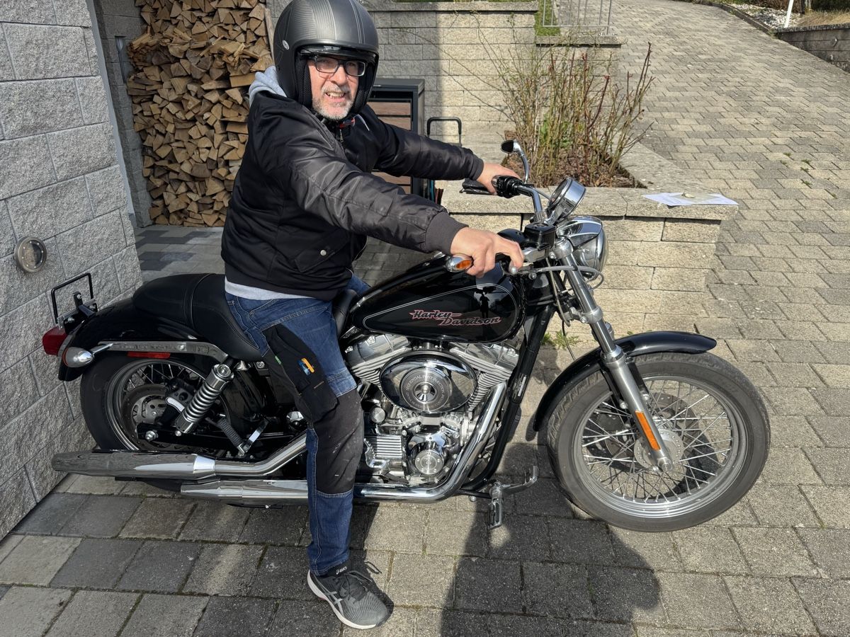 Harley-Davidson Chopper: Harley-Davidson Dyna Super Glide FXDCI 2005 – seul. 6500 km – Gebraucht aus Les Geneveys-sur-Coffrane von Rbonu 3