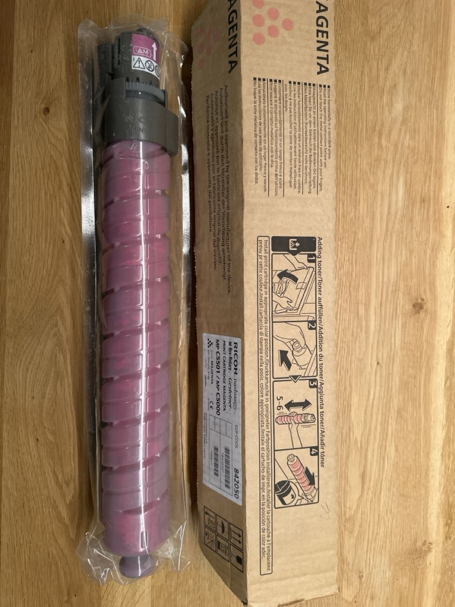 Ricoh Cartucce per stampanti & toner: Toner Magenta – Nuovo e nell'imballaggio originale da Oberwangen b. Bern venduto da Audiofisch 1