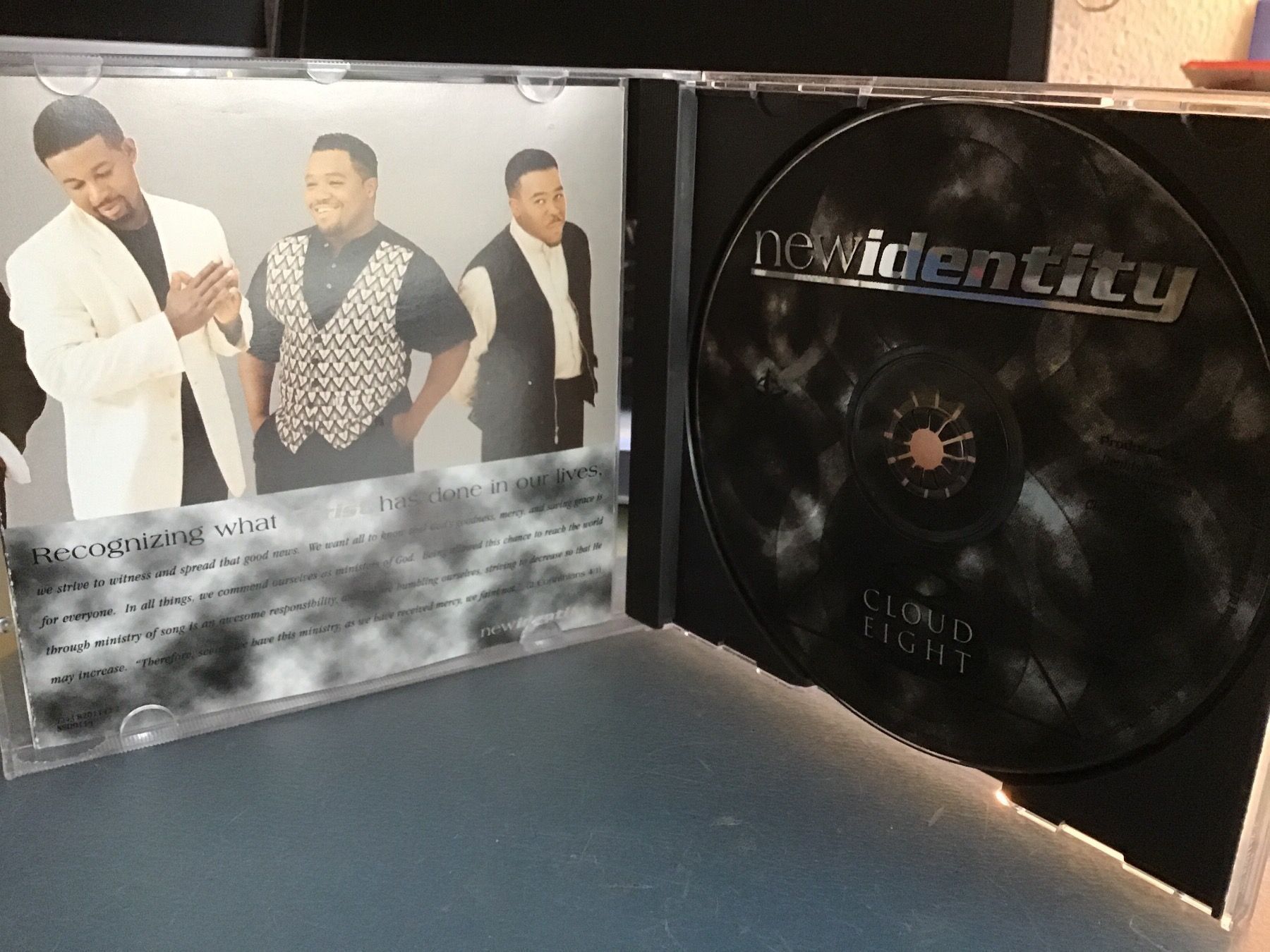 CDs: new identity – Gebraucht aus Thierachern von sweden08 2
