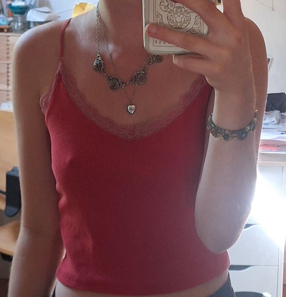 Stradivarius Tops: top rouge  – Neu (gemäss Beschreibung) aus Genève von Lydidi