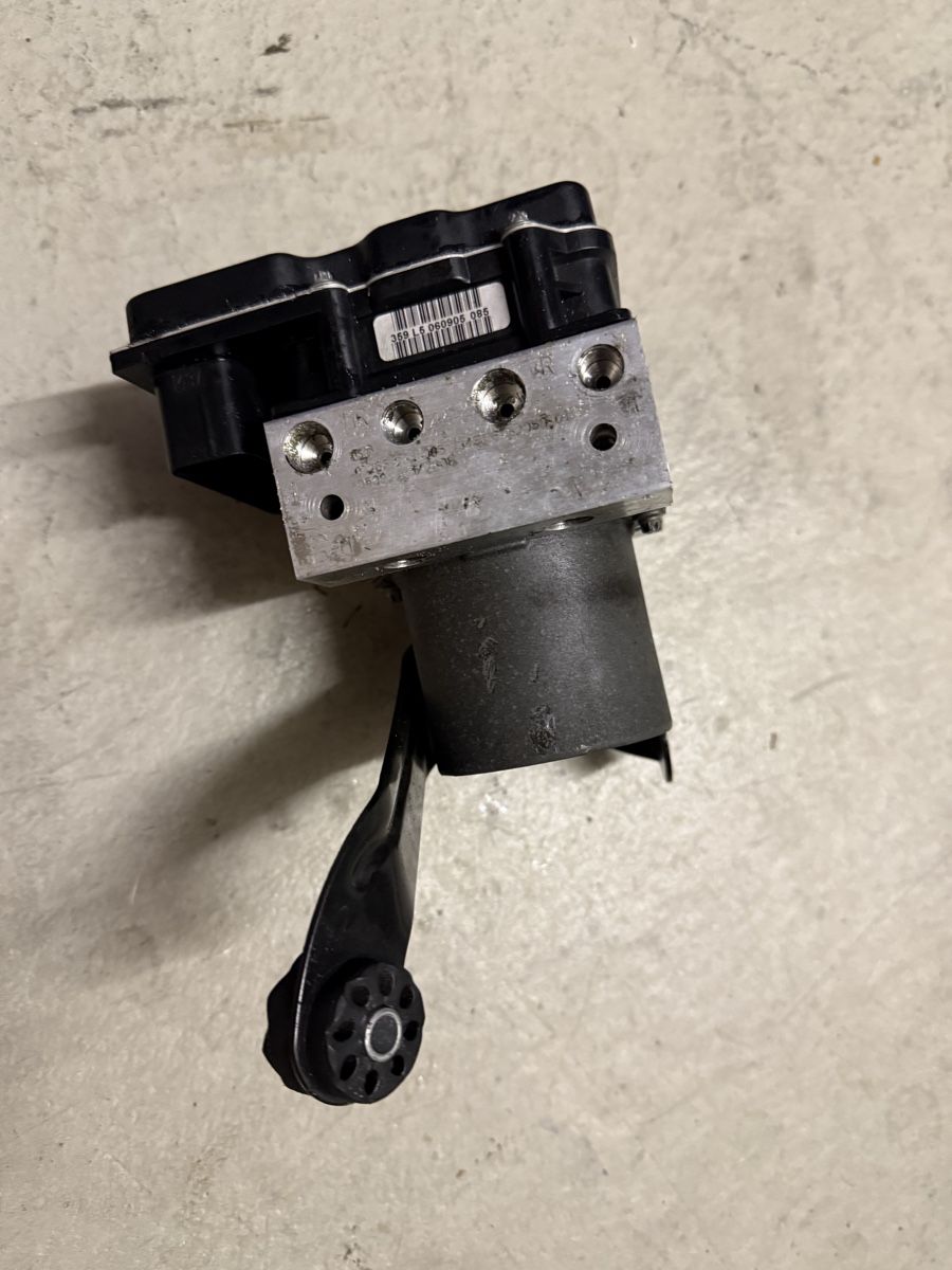 BMW Tutti pezzi di ricambio auto: BMW ABS PUMPE INKL. STEUERGERÄT – Usato da Spreitenbach venduto da 8957_Spreitenbach 1