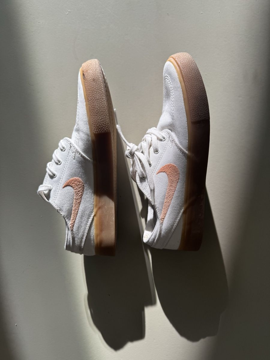 Scarpe da donna: White Nike Janoski sneakers – Usato da Zürich venduto da Chechevere 4