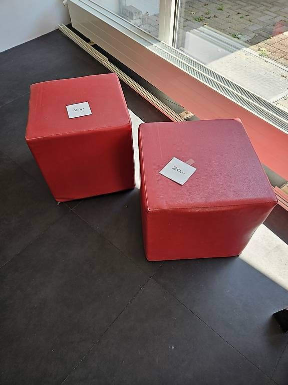 Hocker: Hocker – Gebraucht aus Zürich von big_696v
