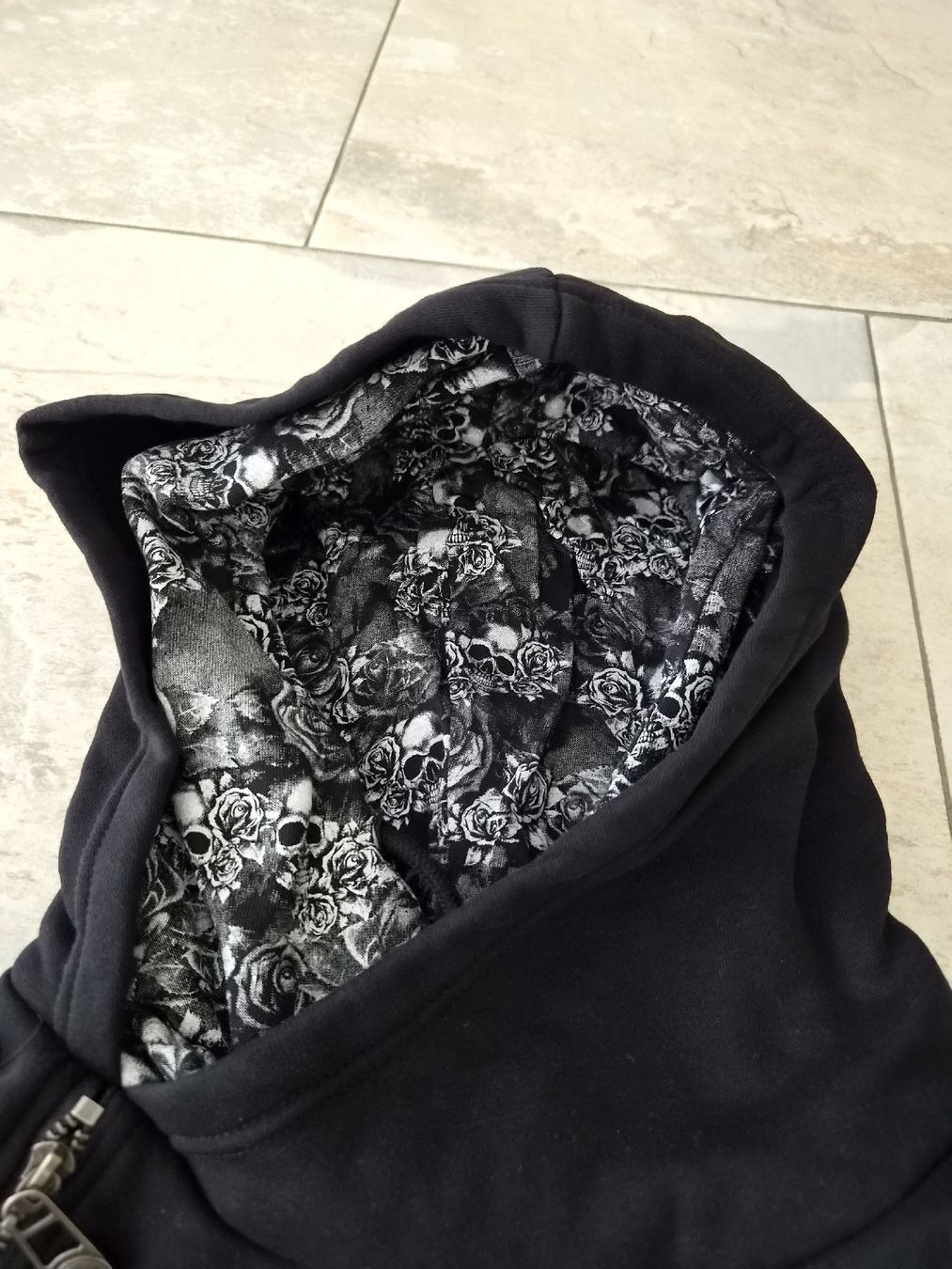 Pullover & Sweatshirts: Pullover Black Premium by EMP Grösse L, Totenköpfe – Neu (gemäss Beschreibung) aus Niederrohrdorf von Miripfiri 1