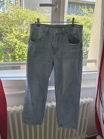 Jean d'été bleu clair, parfait pour la saison! Taille 38