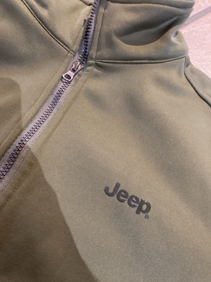 Jeep Giacche: JEEP veste softshell intérieur polaire – Usato da Corcelles-Chavorn venduto da Pebble10 1