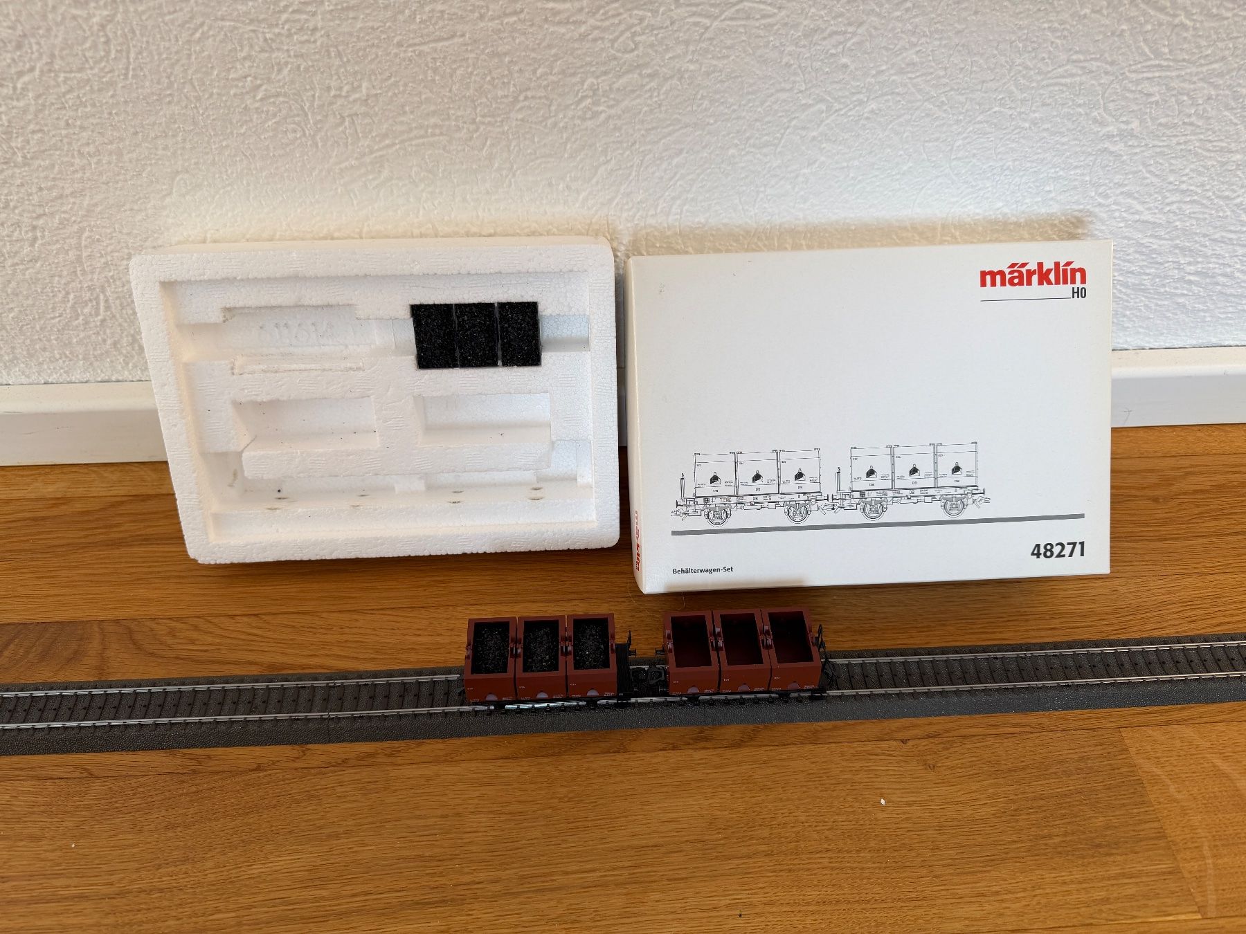 Märklin Modelleisenbahnen: Märklin 48271 Set - 2 Behälterwagen – Gebraucht aus hünenberg See von Dpch
