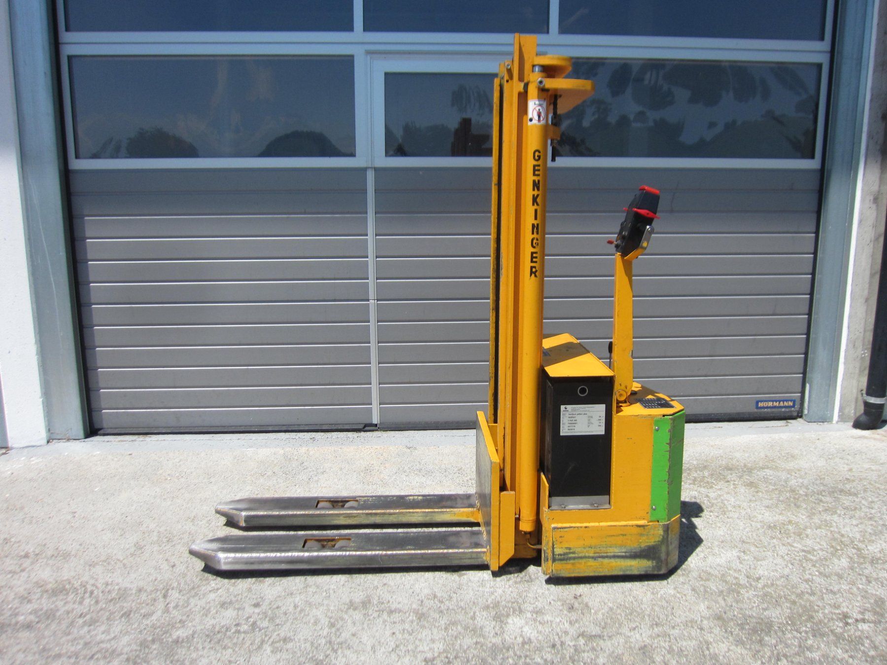 Ameise Carrelli elevatori e a forche: Ameise, Stapler, Deichselstapler, max. 1250kg, max. 3.00m – Usato da Hämikon venduto da Hochstapler99 3