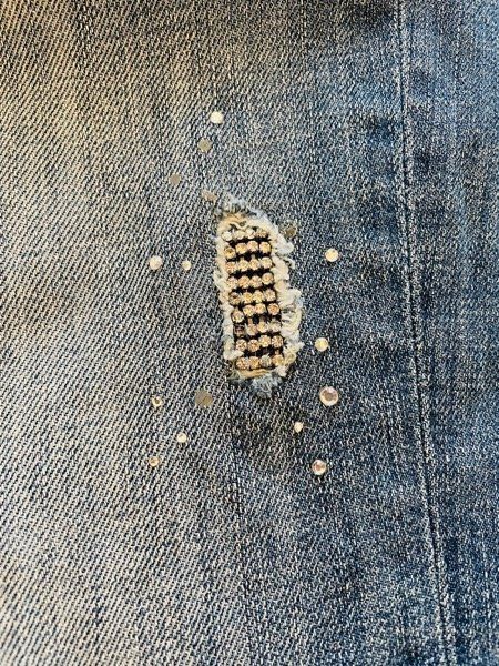 Guess Jeans: Jeans GUESS avec strass t. 27 – Usato da La Plaine venduto da Biliblue 3