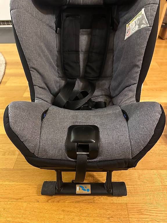 Seggiolini per auto: Axkid minikid reboarder – Usato da Zürich venduto da mat_j5kq 2